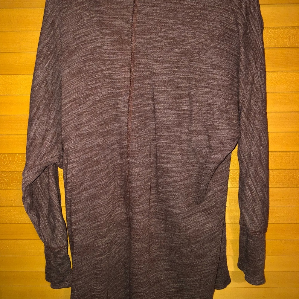 Maroon pull over sweater - Picture 4 of 4